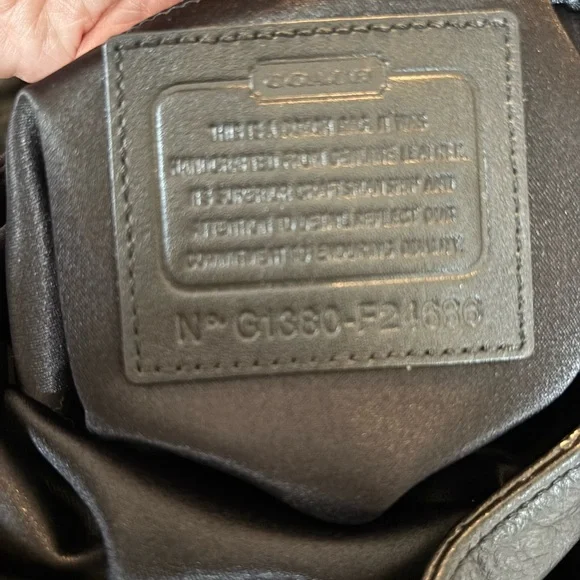 Coach SoHo G1380-F24686 Black Pebbled Leather 3-Compartment Hobo Bag in EUC - Picture 6 of 16